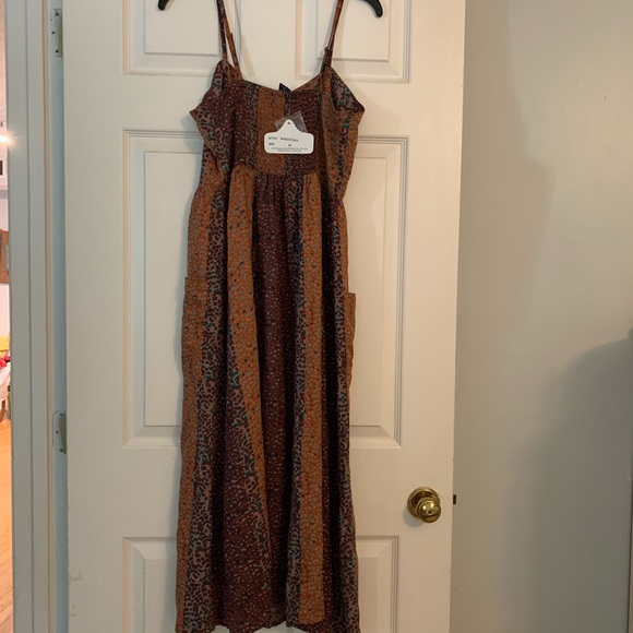 Angie’s dress - Picture 4 of 5